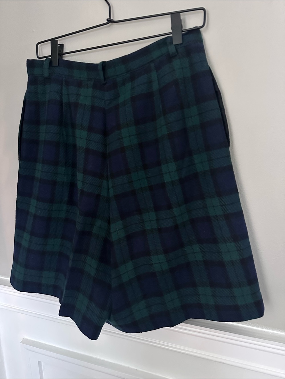 VINTAGE ▪️Green & Navy Plaid Women's Shorts Bermudas